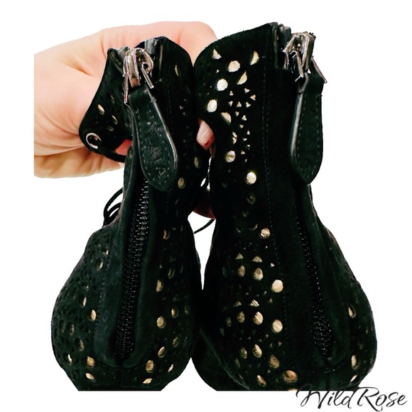 ALAIA AZZEDINE LASER CUT OUT BLACK SUEDE  GLADIATOR BOOTIE HEELS SZ 37.5 - Picture 8 of 17